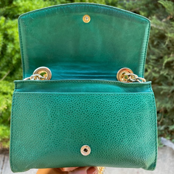 Chanel Caviar Mini Wallet on Chain - Picture 3 of 15